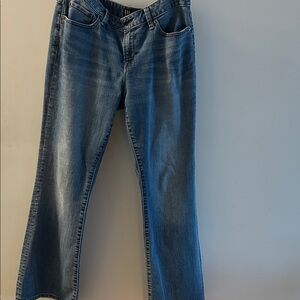 Gap Women’s Long and Lean Flare Jeans. Size 31